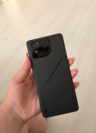 Продам asus rog phone 8 pro 16/512 gb у чудовому стані.  повністю справний, працює без нарікань. повний оригінальний комплект. торг можливий