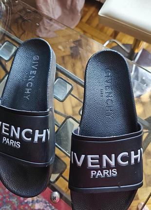 Шльопанці givenchi 42розмір