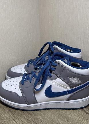 Кросівки nike air jordan 1 mid true blue grey cement gs