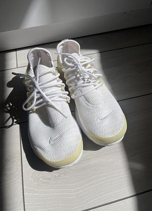Оригінальні білі кросівки nike air presto — розмір 38 (на бірці 39, маломірять)