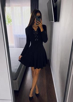 Чорна шерстяна тепла сукня