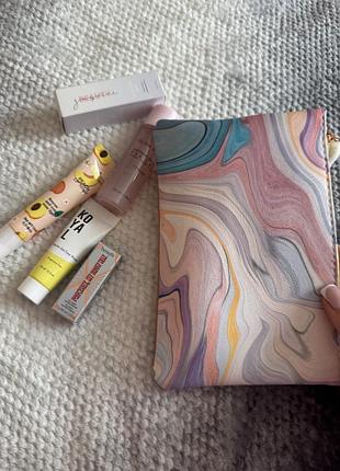 Косметичка з косметикою ipsy, набір косметики