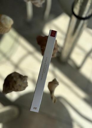 Новий сяючий олівець для очей h&m colour essence eye pencil (ягідний шимер)