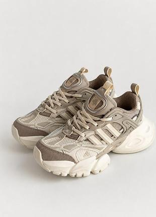 Бежеві жіночі кросівки adidas climacool / повсякденні спортивні кросівки