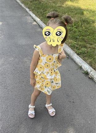 Стильний літній костюм на дівчинку