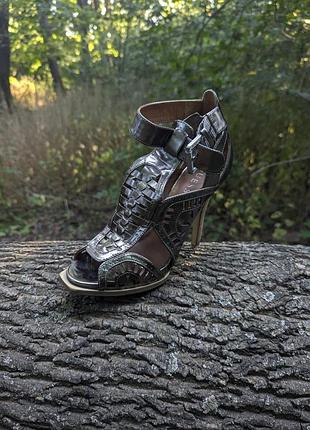 Босоніжки guess
