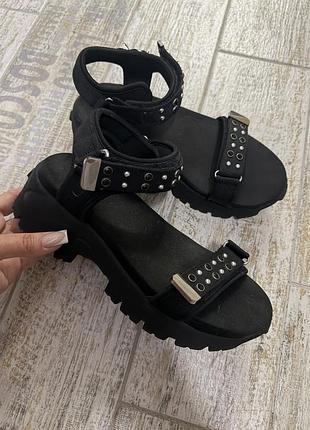 Босоніжки stradivarius