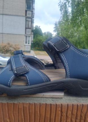 Сандалі, босоніжки sneakers