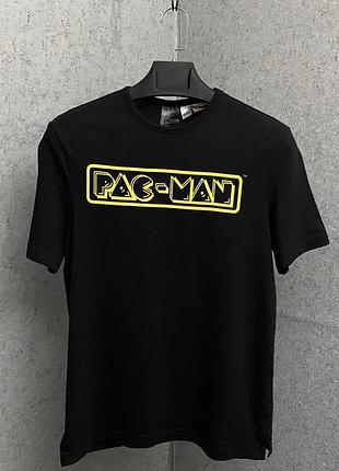 Чорна футболка від бренду h&m
