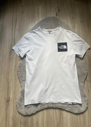 The north face гарна білосніжна футболка