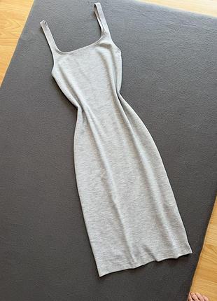 Базова сіра сукня міді під кросівки zara, s