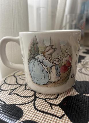 Чашка wedgwood з візерунком "peter rabbit" виготовлена з кістяної порцеляни в англії