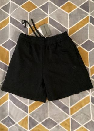 Balenciaga стильні шорти