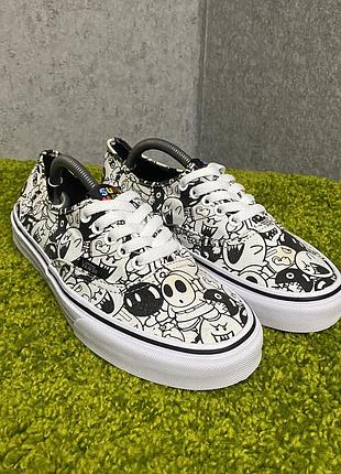 Жіночі чорно-білі кеди від бренду vans
