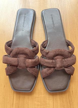 Шльопки stradivarius розмір 39