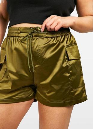 Шорти сатинові хакі boohoo