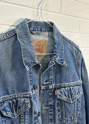 Джинсова куртка levi’s