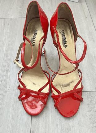 Босоніжки prada
