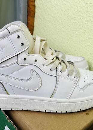 Кросівки жіночі jordan air 1 mid  40 розмір