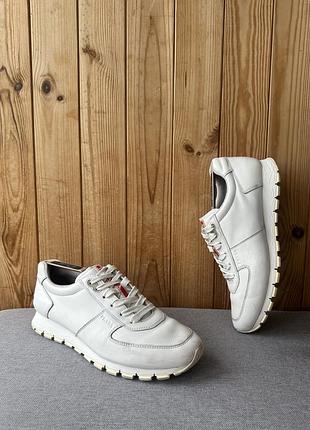 Чоловічі білі шкіряні кросівки кеди взуття prada