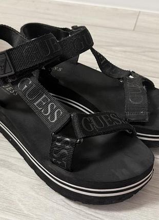 Босоніжки на платформі guess avin (оригінал).