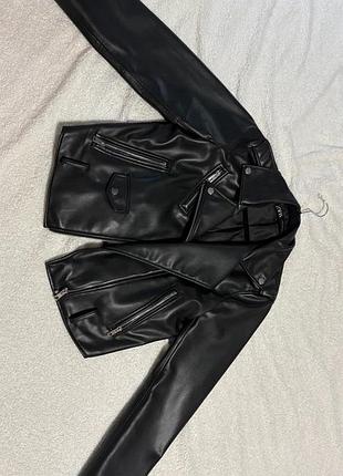 Куртка-косуха zara чорна екошкіра l відмінний стан