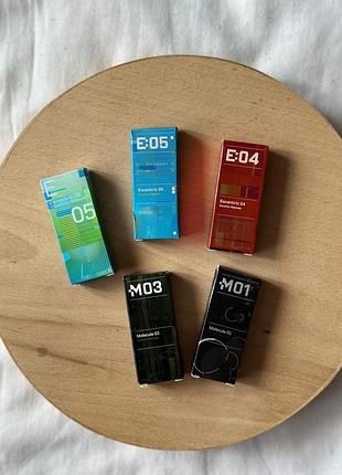 Оригінальний набір семплів парфумів escentric molecules, що включають серії escentric (03, 04, 05) та molecule (01, 03).