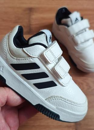 Оригинальные adidas 
 р24 длины стежки по факту 15.5сы