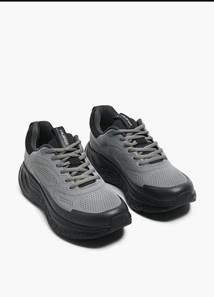 Продам новые мужские кроссовки cropp