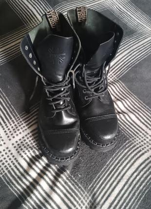 Чоботи steel boots
