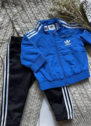 Оригінальна вітрівка та штани adidas