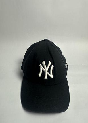 Фірмова кепка new era