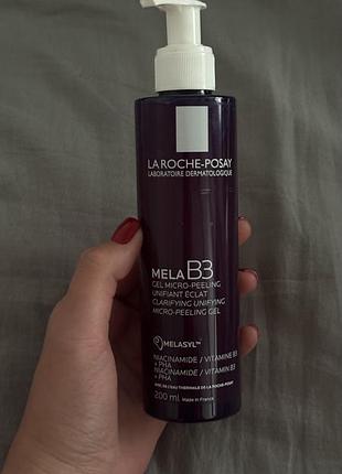 Гель-мікропілінг для обличчя la roche-posay mela b3 clarifying unifying micro-peeling gel сприяє вирівнюванню тону та надання сяяння шкірі, 200 мл