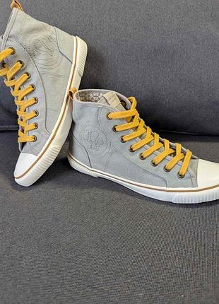 Високі сірі кеди з жовтими шнурками fat face sustainable sneaks 39 розмір
