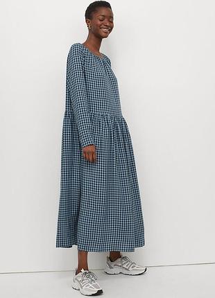 Сине-черное платье миди в клетку h&amp;m.