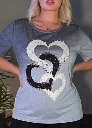 Эластичная ткань 💖 серая футболка с принтом сердечек 👚 женская стрейчевая футболка ✨ размер s m l по замерам