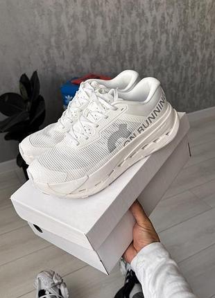 On cloudtilt cloudrunner white 4