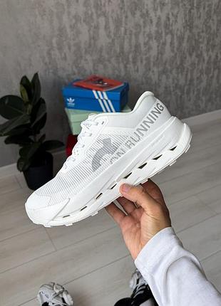 On cloudtilt cloudrunner white