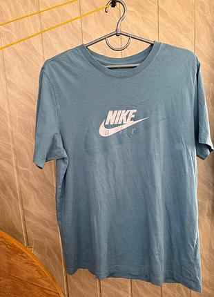 Футболка чоловіча nike блакитна з написом