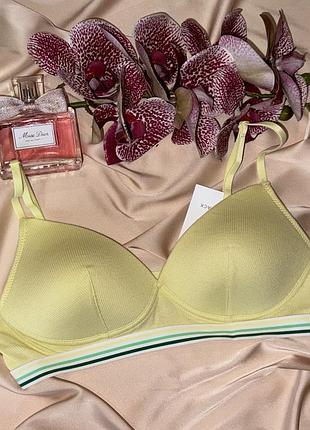 Бюстгальтер в рубчик без кісточок.marks and spencer
