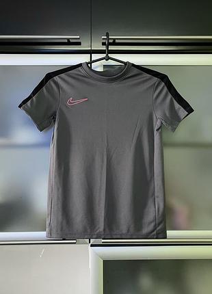 Nike оригінал футболка підліткова для спорту та повсякдення