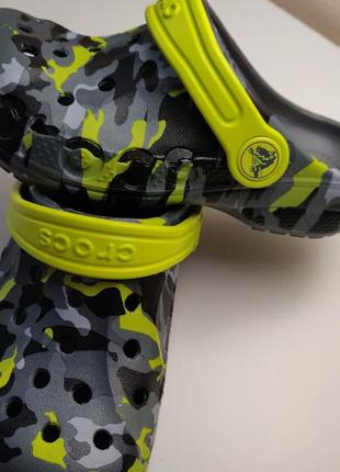 Кроксы graphic clog