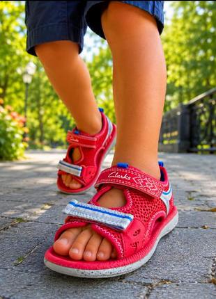 Суперовые босоножки clarks pirahna boy