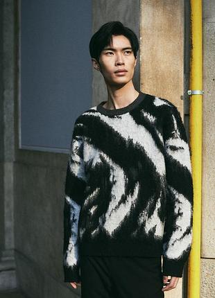 Шикарний светер zara