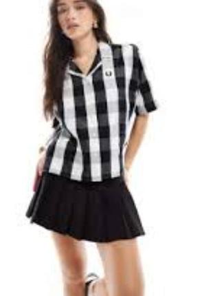 Женская рубашка с коротким рукавом от бренда fred perry из капсульной коллекции amy winehouse из смеси льна и хлопка, в черно белую клетку, 10/38/m/46