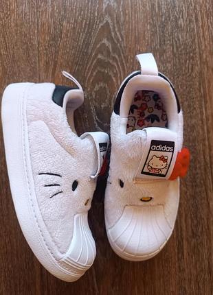 Кроссовки adidas