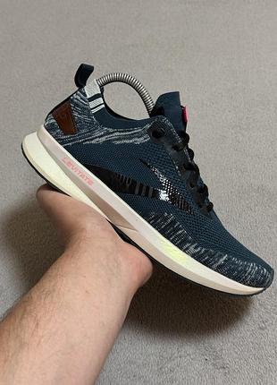 Brooks levitate 4 41р 26см кросівки оригінал