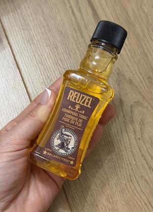 Reuzel grooming tonic у пляшці об'ємом 100 мл.