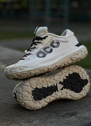 Nike acg white 3