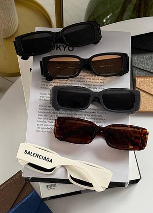 Сонцезахисні окуляри balenciaga